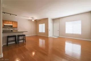 Photo #6: 2205485 Listing