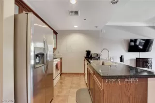 Photo #1: 2205492 Listing