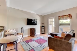 Photo #4: 2205492 Listing