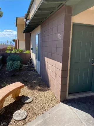 Photo #2: 2205500 Listing 