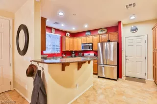 Photo #1: 2205528 Listing