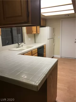 Photo #1: 2205552 Listing 