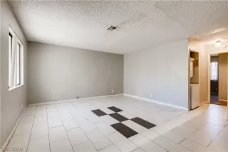 Photo #3: 2205597 Listing