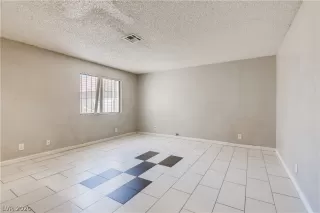 Photo #6: 2205597 Listing