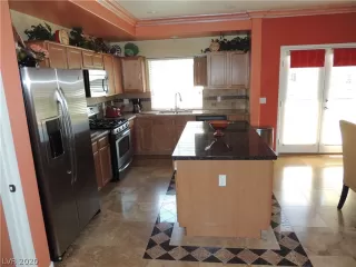 Photo #3: 2205610 Listing 