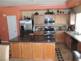 Photo #4: 2205610 Listing 