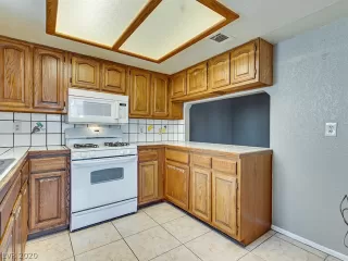 Photo #5: 2205615 Listing 