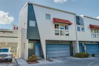 Photo #2: 2205693 Listing