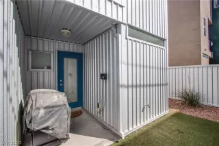 Photo #4: 2205693 Listing