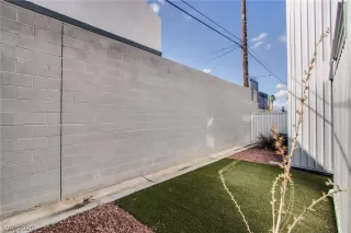 Photo #6: 2205693 Listing