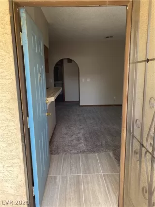 Photo #5: 2205751 Listing 