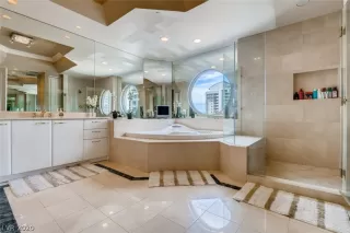 Photo #1: 2205820 Listing