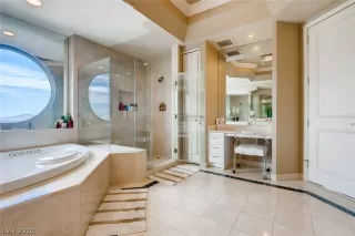 Photo #2: 2205820 Listing