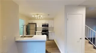 Photo #3: 2205862 Listing 