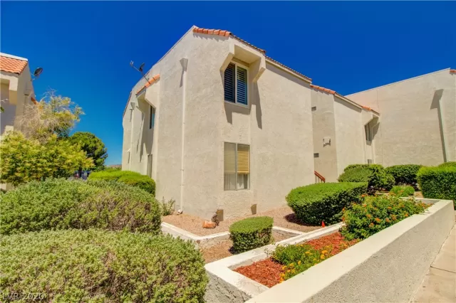 MLS: 2205869 Condo For Sale