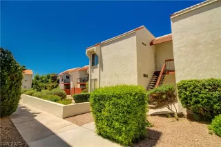 Photo #1: 2205869 Listing