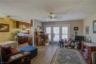 Photo #2: 2205869 Listing