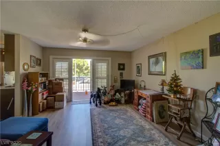 Photo #3: 2205869 Listing