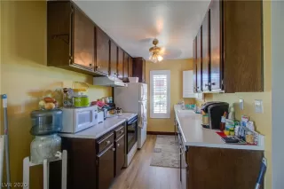 Photo #5: 2205869 Listing