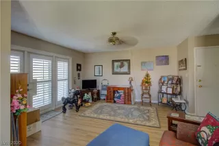 Photo #6: 2205869 Listing