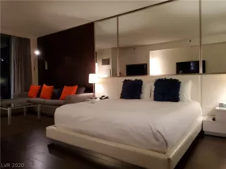 Photo #6: 2205886 Listing