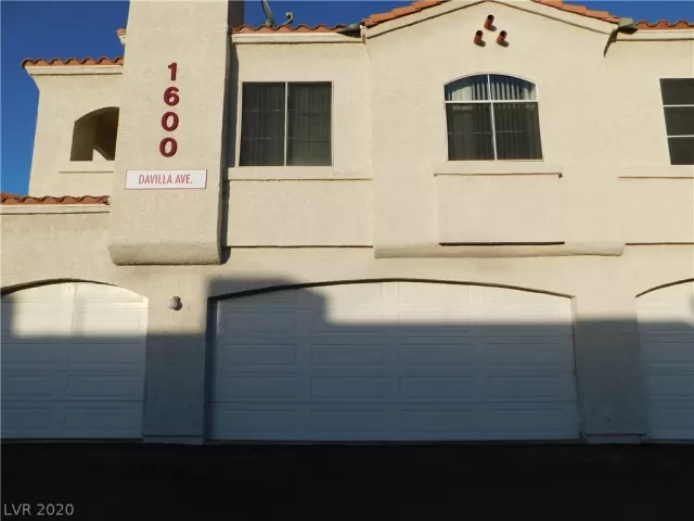 MLS: 2205894 Condo For Sale