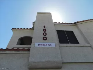 Photo #1: 2205894 Listing 