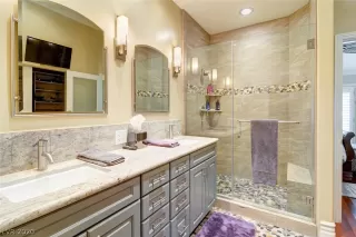 Photo #1: 2205910 Listing