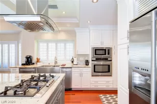 Photo #5: 2205910 Listing