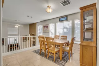 Photo #6: 2205976 Listing