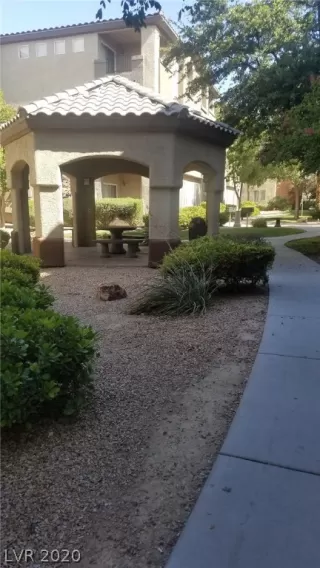 Photo #2: 2206045 Listing 