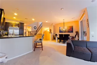 Photo #2: 2206096 Listing 