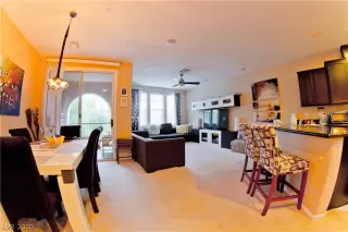 Photo #3: 2206096 Listing 