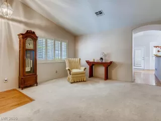 Photo #6: 2206116 Listing