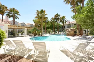 Photo #2: 2206139 Listing