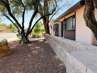 Photo #3: 2206205 Listing