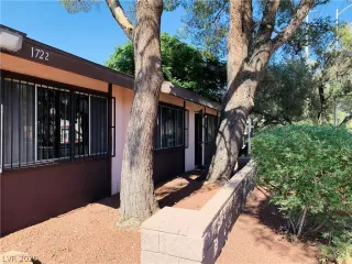 Photo #4: 2206205 Listing