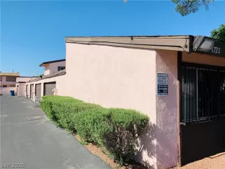 Photo #5: 2206205 Listing