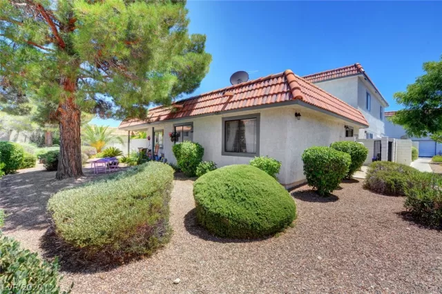 MLS: 2206249 Condo For Sale