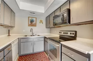 Photo #2: 2206249 Listing