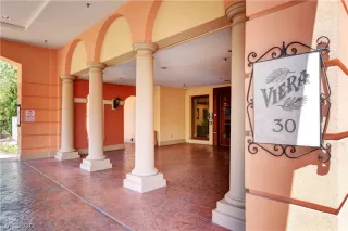 Photo #2: 2206279 Listing