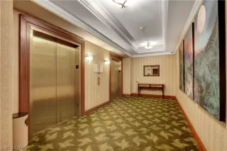 Photo #3: 2206279 Listing