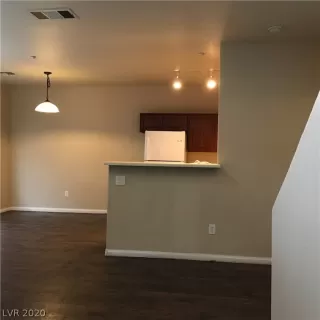 Photo #4: 2206283 Listing