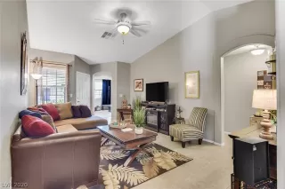 Photo #2: 2206320 Listing