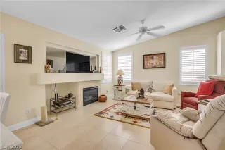 Photo #3: 2206346 Listing