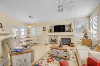 Photo #4: 2206346 Listing