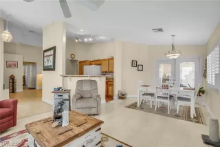 Photo #5: 2206346 Listing