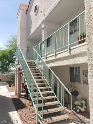 Photo #3: 2206397 Listing