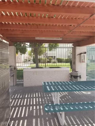 Photo #4: 2206397 Listing