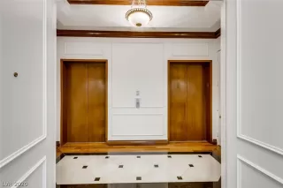 Photo #2: 2206429 Listing